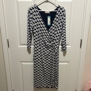 Gilli Navy and White Geometric Long Sleeve Dress